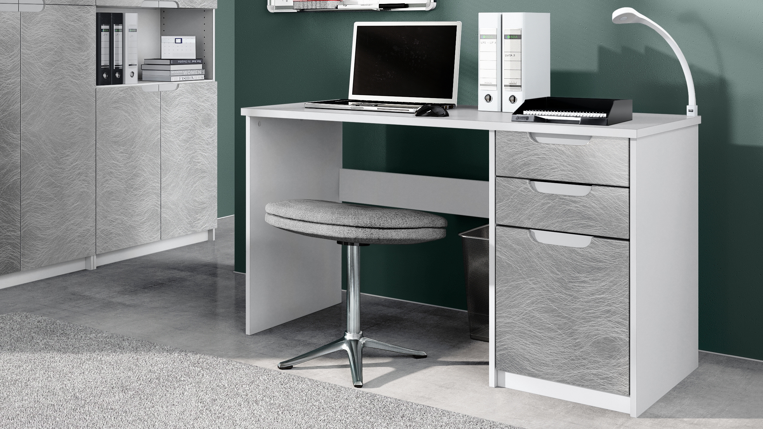 Schreibtisch Logan mit 2 Schubladen und 1 Tür Weiß matt/Scratchy Metal (129 x 76 x 60 cm)