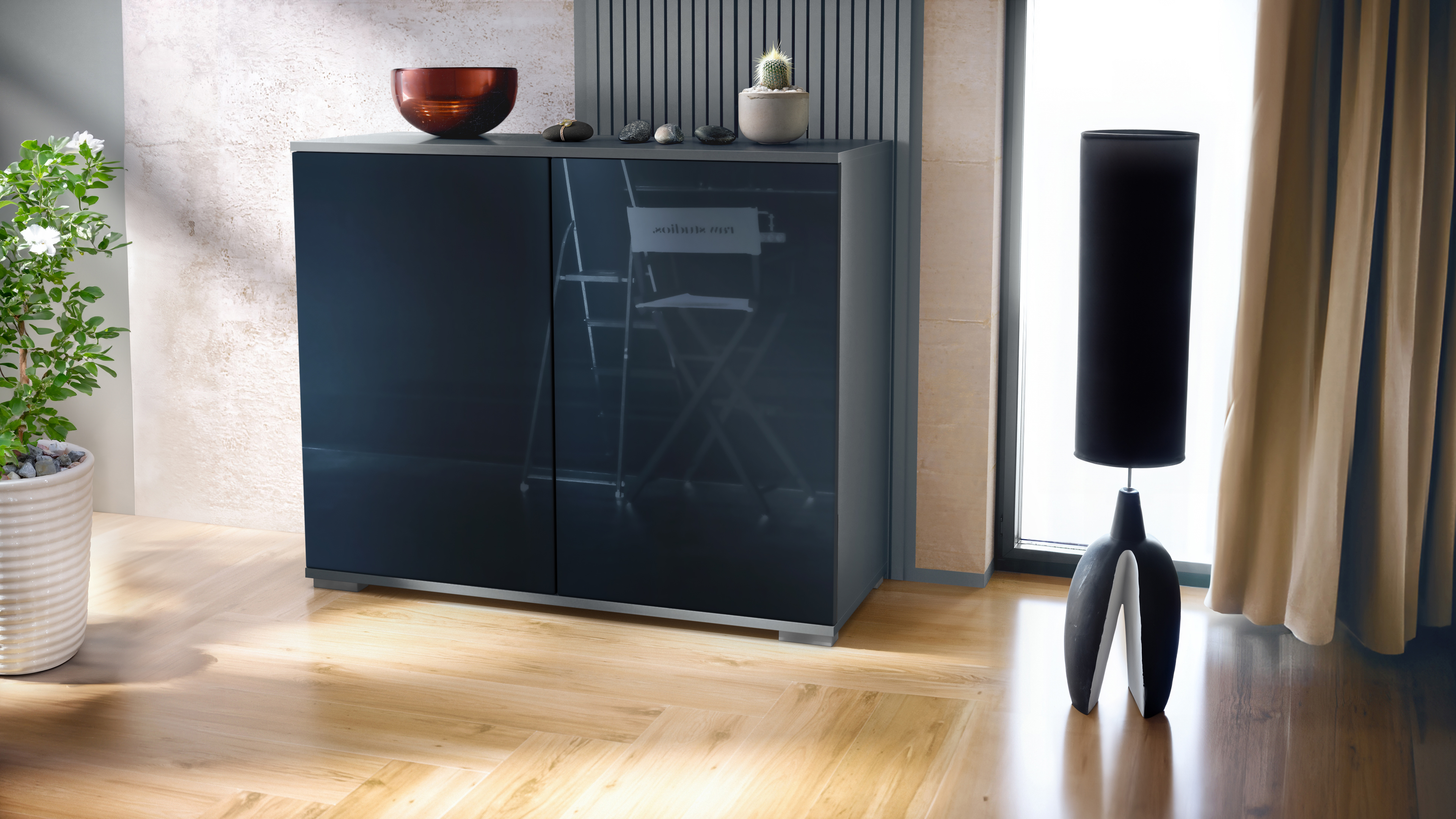 Skadu V3 Kommode Anthrazit mit 2 großen Türen Anthrazit matt / Schwarz Hochglanz (92,5 x 75.5 x 35)