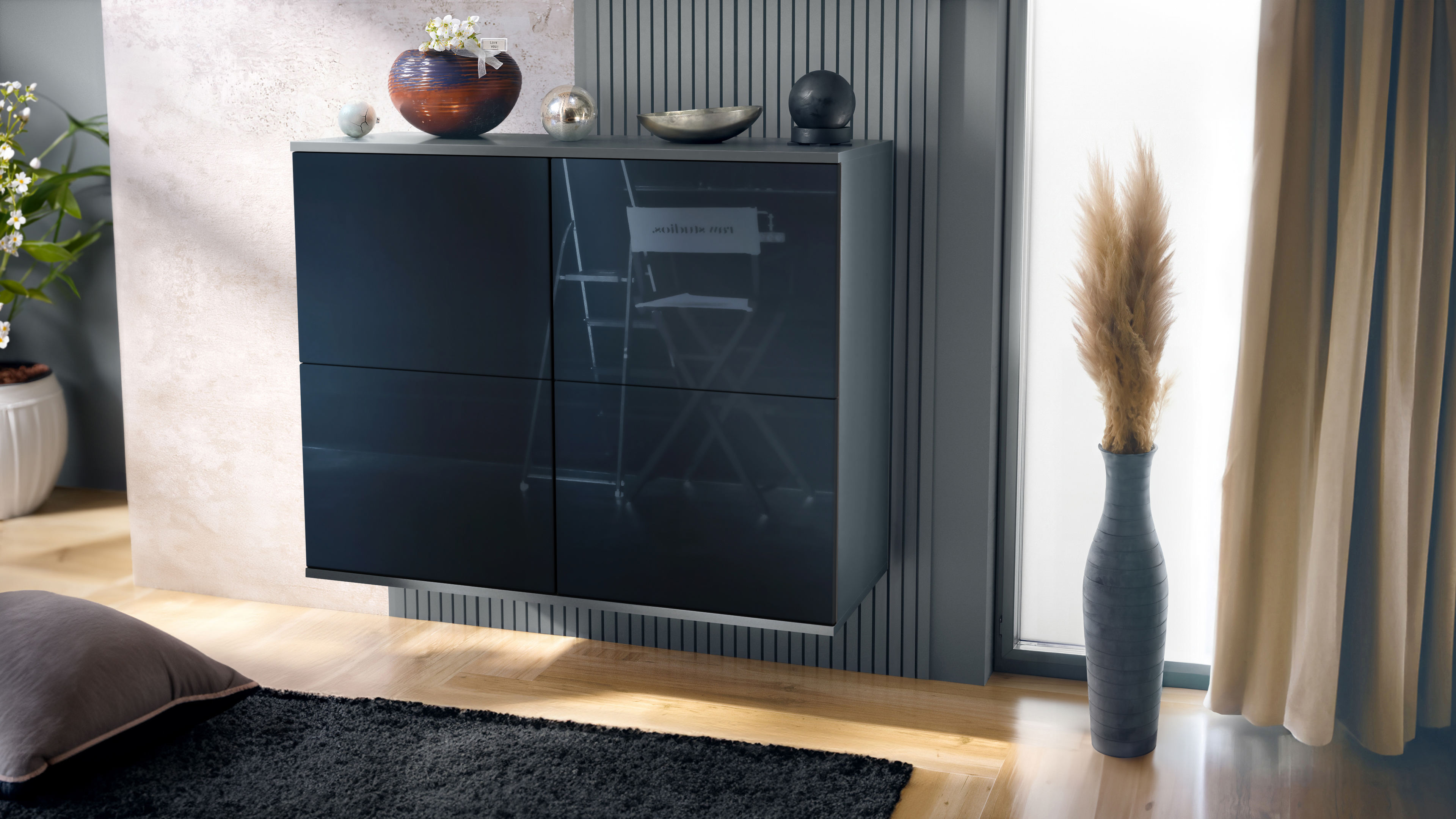Rova V3 Kommode Anthrazit mit 4 Push-to-Open Türen Anthrazit matt / Schwarz Hochglanz (92,5 x 73.5 x 35)