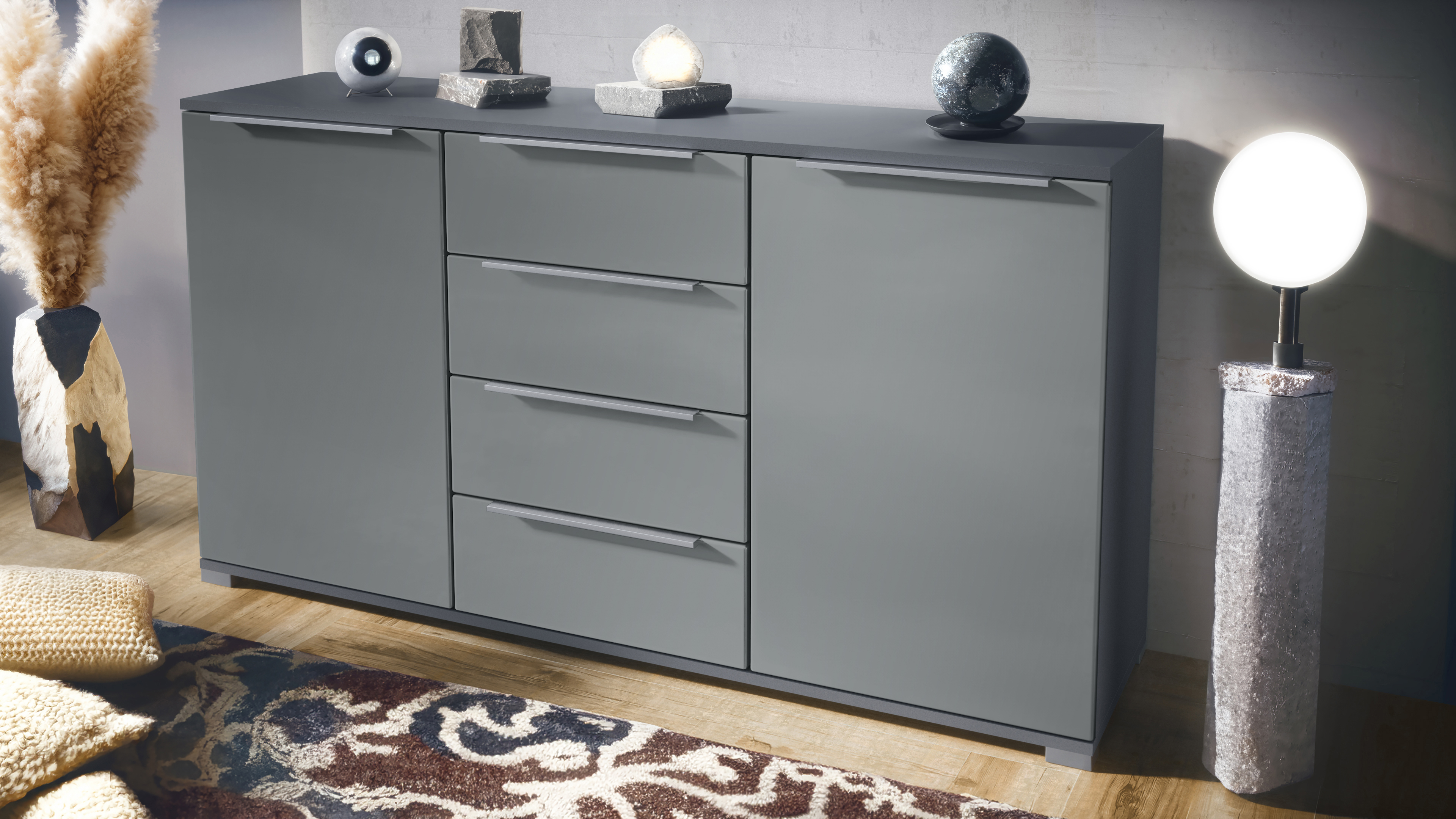 Linio V1 Sideboard Anthrazit mit 2 Türen und 4 Schubladen Anthrazit matt/Graphit Seidenmatt (138,5 x 75,5 x 35 cm)